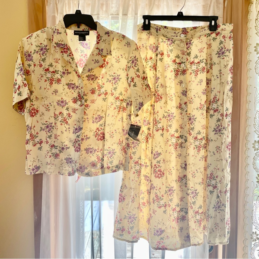 Women’s Floral Two-Piece Set Size Large